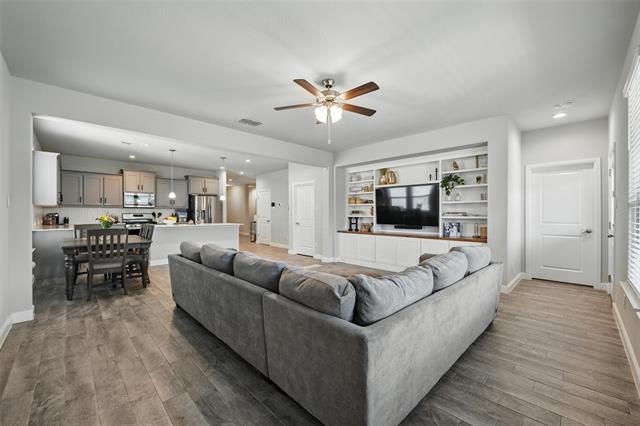 Building Photo - 809 Shepperton Wy
