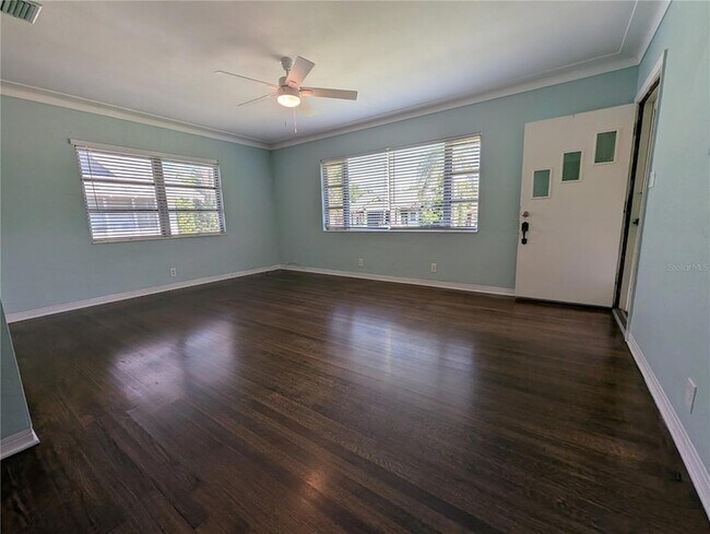 Building Photo - 208 12th Ave N