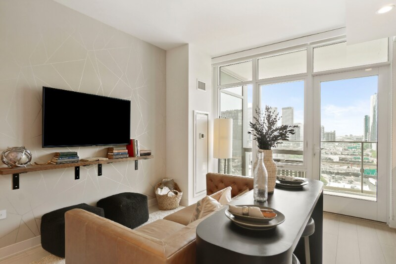 Building Photo - 365 N Union Ave