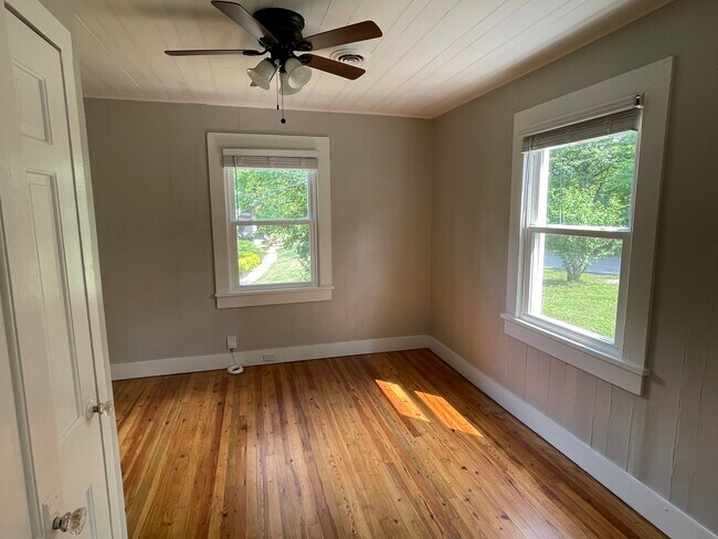 Front bedroom #2 - 2337 Morton Ln