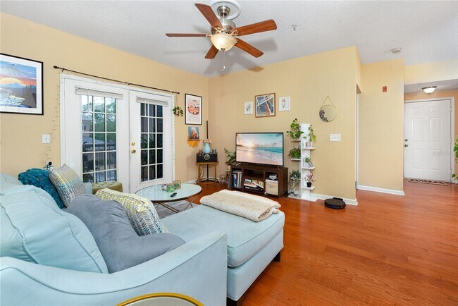Building Photo - Beautiful 2/2 in Hunter's Creek
