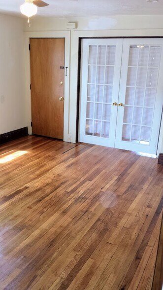 Building Photo - 1973 W 44th St