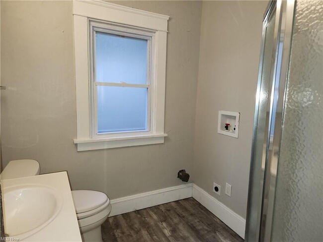 Building Photo - 2831 Avondale Ave