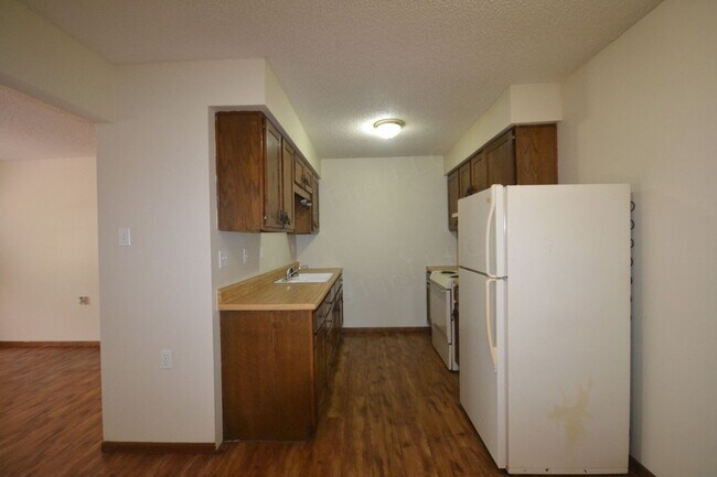 Building Photo - Warsaw Apartments