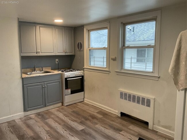 Building Photo - 83 Adams St