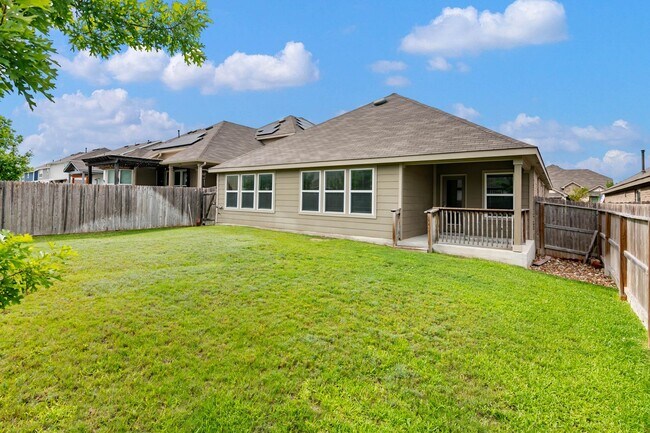 Building Photo - 3 Bed 2 Bath