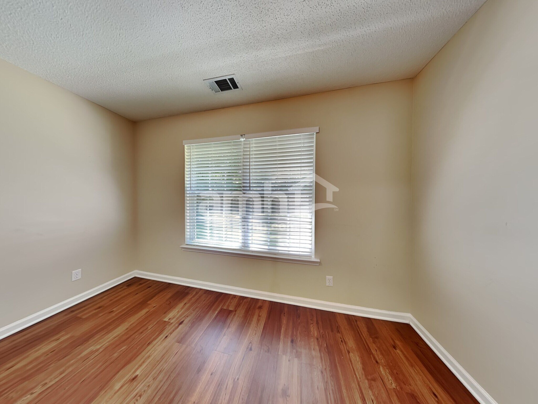 Building Photo - 131 Junco Way