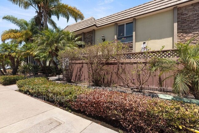 Building Photo - 6666 Beadnell Way