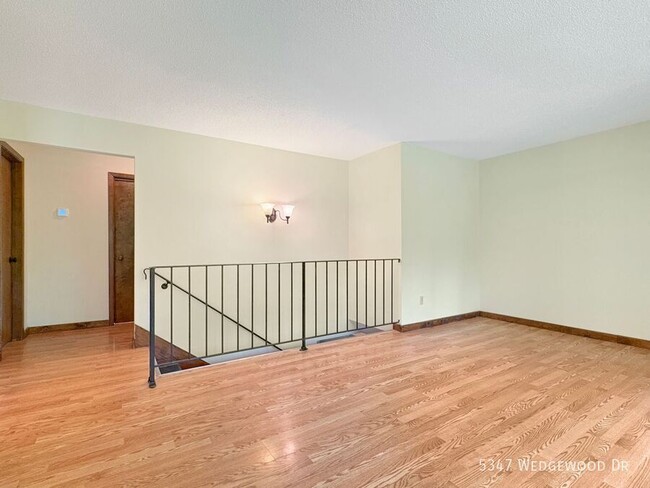 Building Photo - 5347 Wedgewood Dr