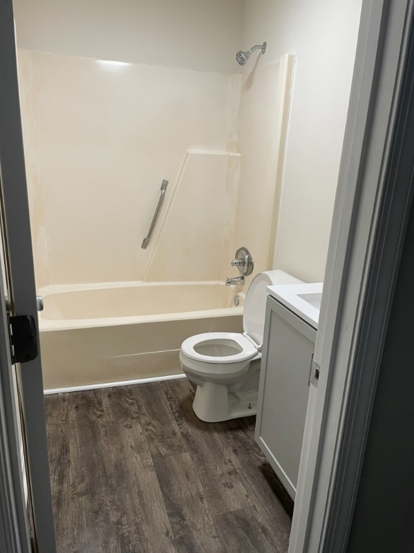 Building Photo - 102 Raleigh St