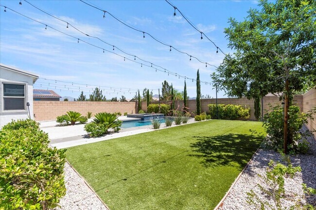Building Photo - Skye Canyon Pool Home with First-Floor Primary Suite