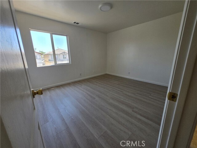 Building Photo - 481 Pinewood Ln