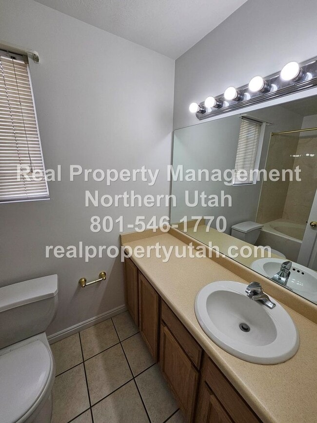 Building Photo - 3 Bedroom Home in Clearfield Available