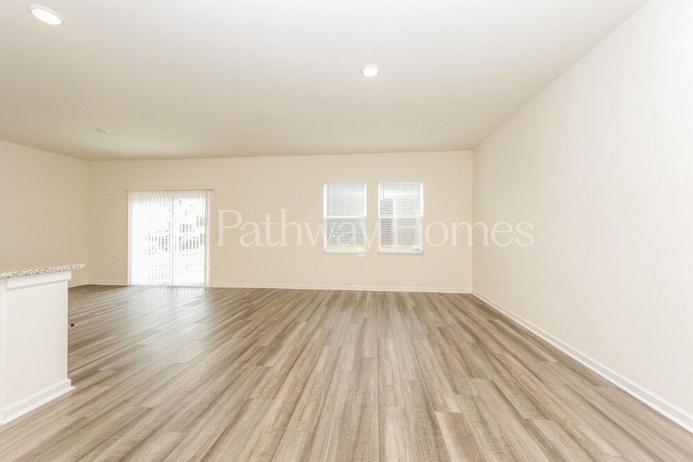 Building Photo - 1074 Large Poppy Dr