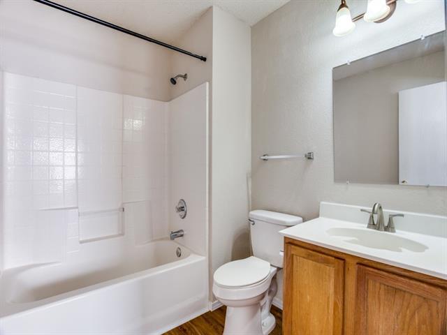 Building Photo - 3875 Fox Run Dr