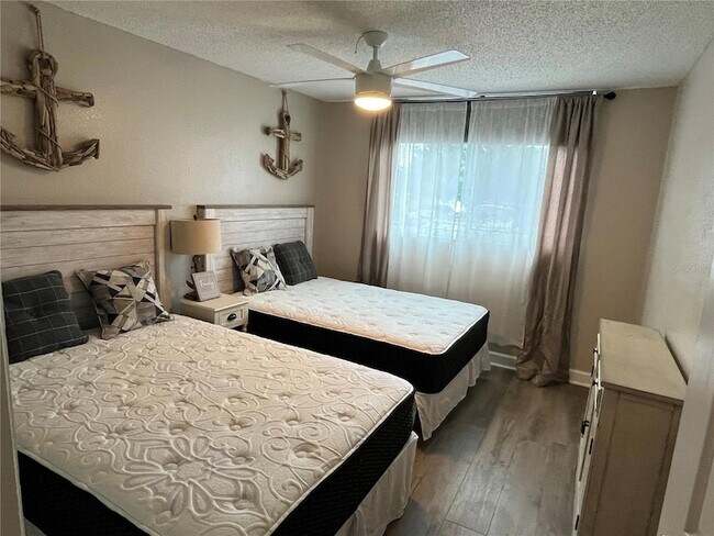 Building Photo - 2700 Coconut Bay Ln