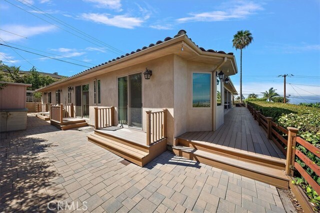 Building Photo - 2 Stallion Rd