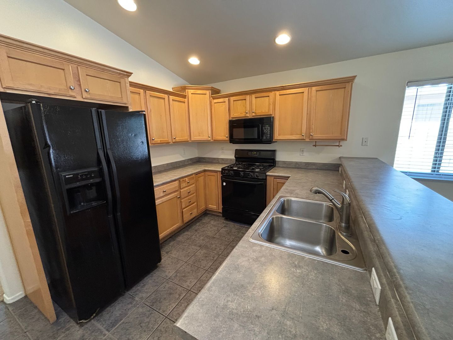 Building Photo - 10500 E Carolina Willow Ln