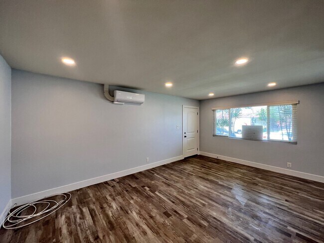 Building Photo - 5852 Santa Barbara Ave