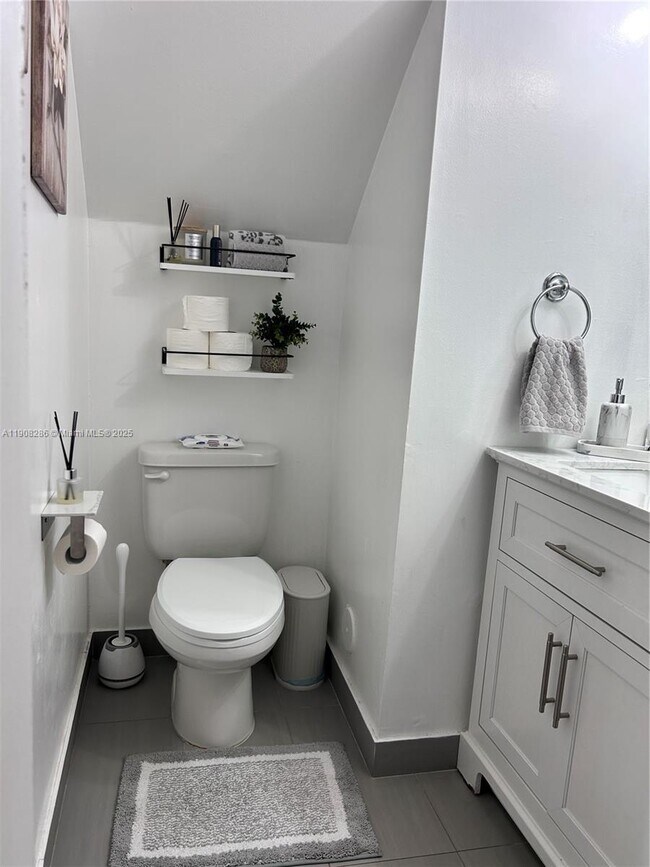 Building Photo - 8665 SW 152nd Ave