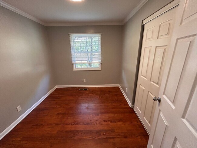 Building Photo - 3510 Avondale Dr NW