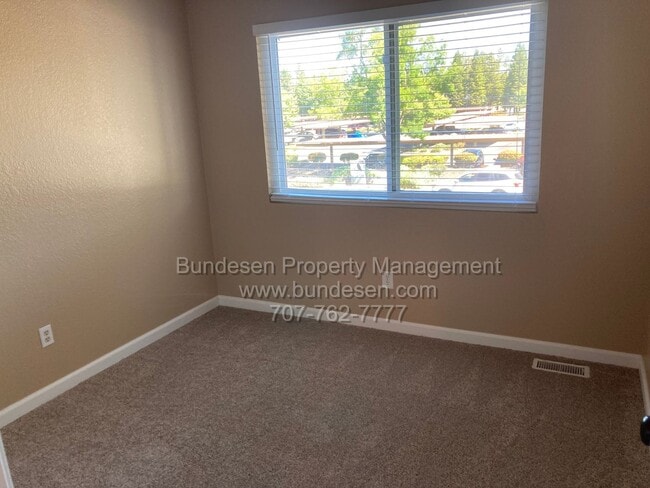 Building Photo - 465 Enterprise Dr