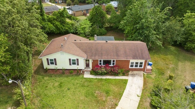 Building Photo - 4 Bedroom 2 Bath Ranch in a cul-de-sac