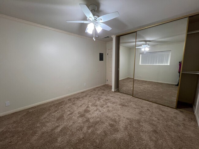 Building Photo - 625 E Cypress Ave