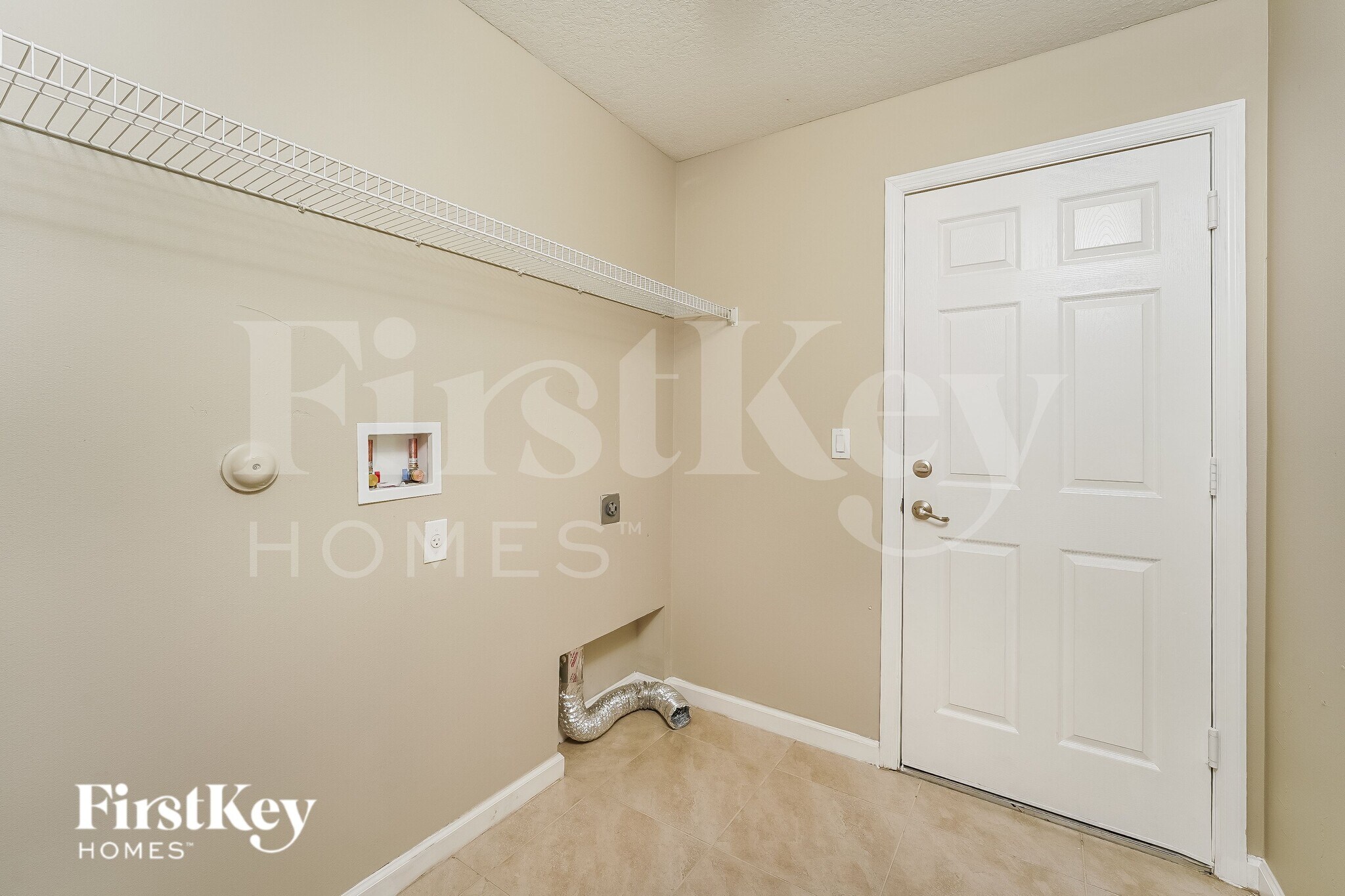 Building Photo - 283 SW Tulip Blvd