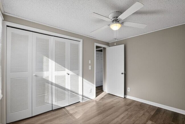 Building Photo - 47499 South Hampton Dr