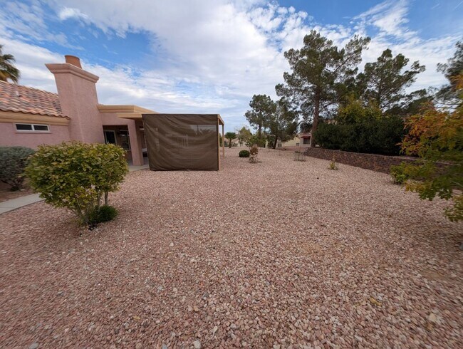 Building Photo - 9729 Buckhorn Dr