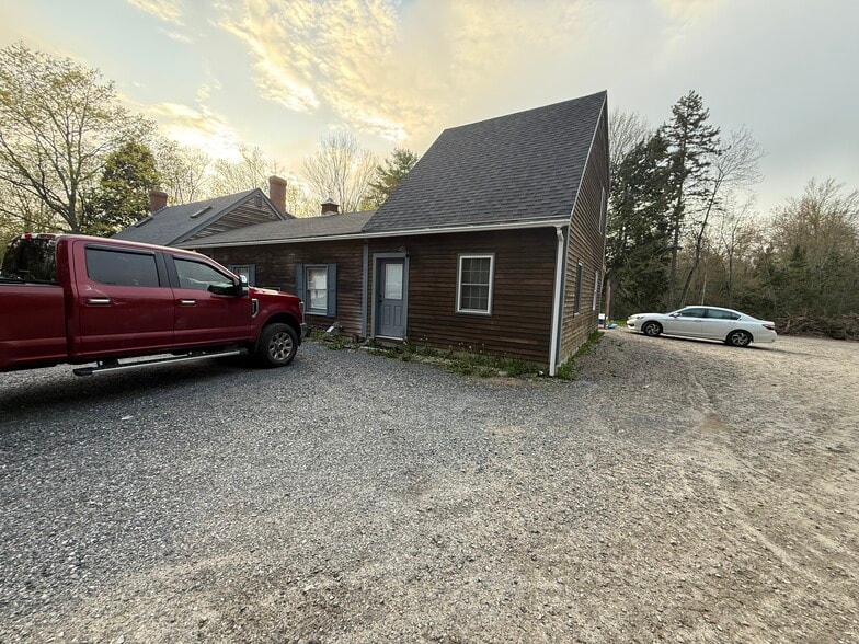 Building Photo - 211 Elmwood Rd