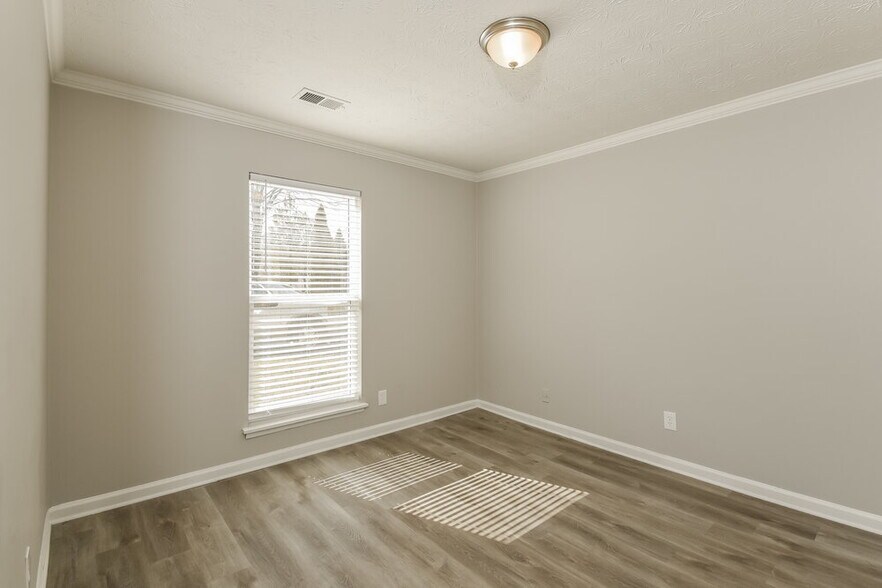 Building Photo - 5475 Ballard Way