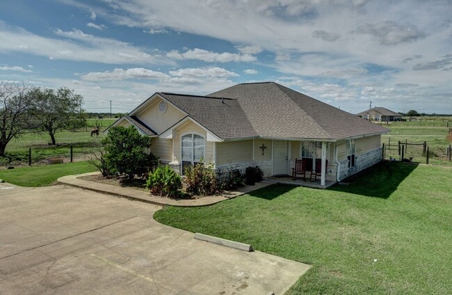 Building Photo - Live at Flying Ace Ranch!!