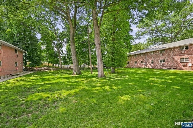 Building Photo - 901 Washington Dr