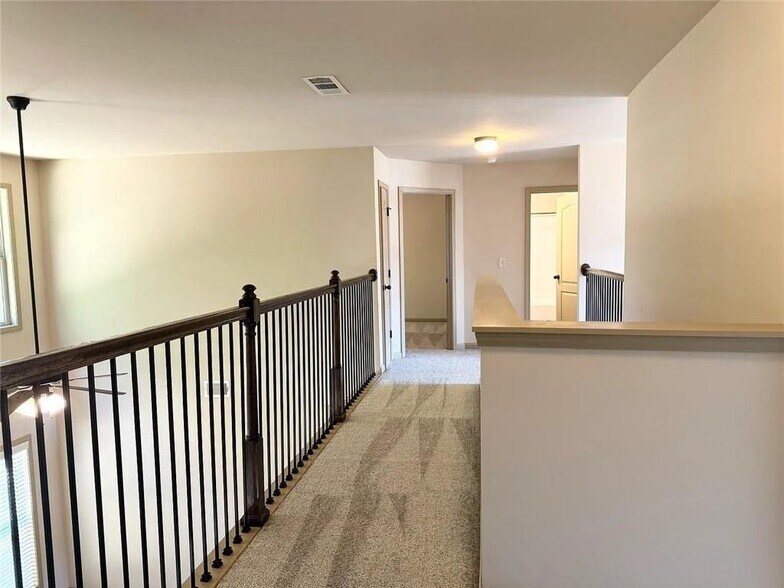 Building Photo - 3238 Sag Harbor Ct NE