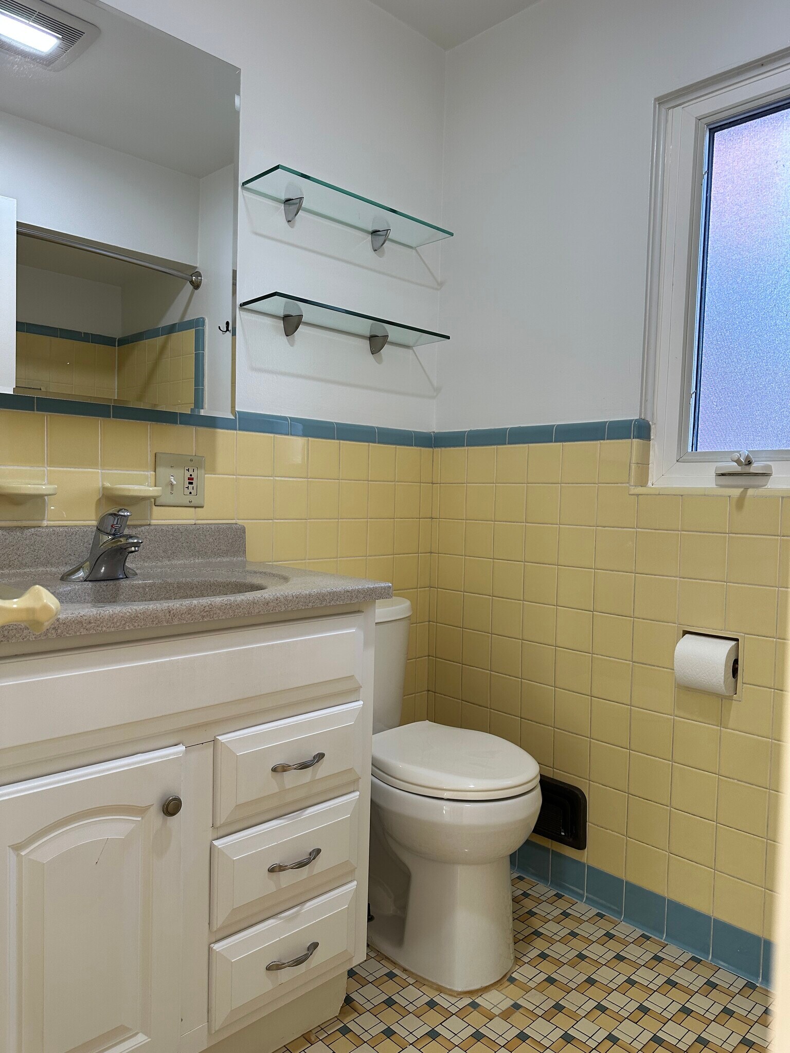 Building Photo - 2128 Collinway St