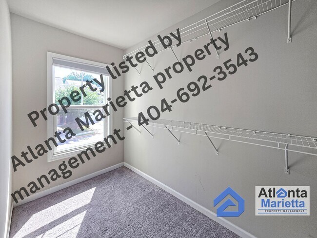 Building Photo - Spacious & Stylish 4BR/3.5BA Townhome Near...