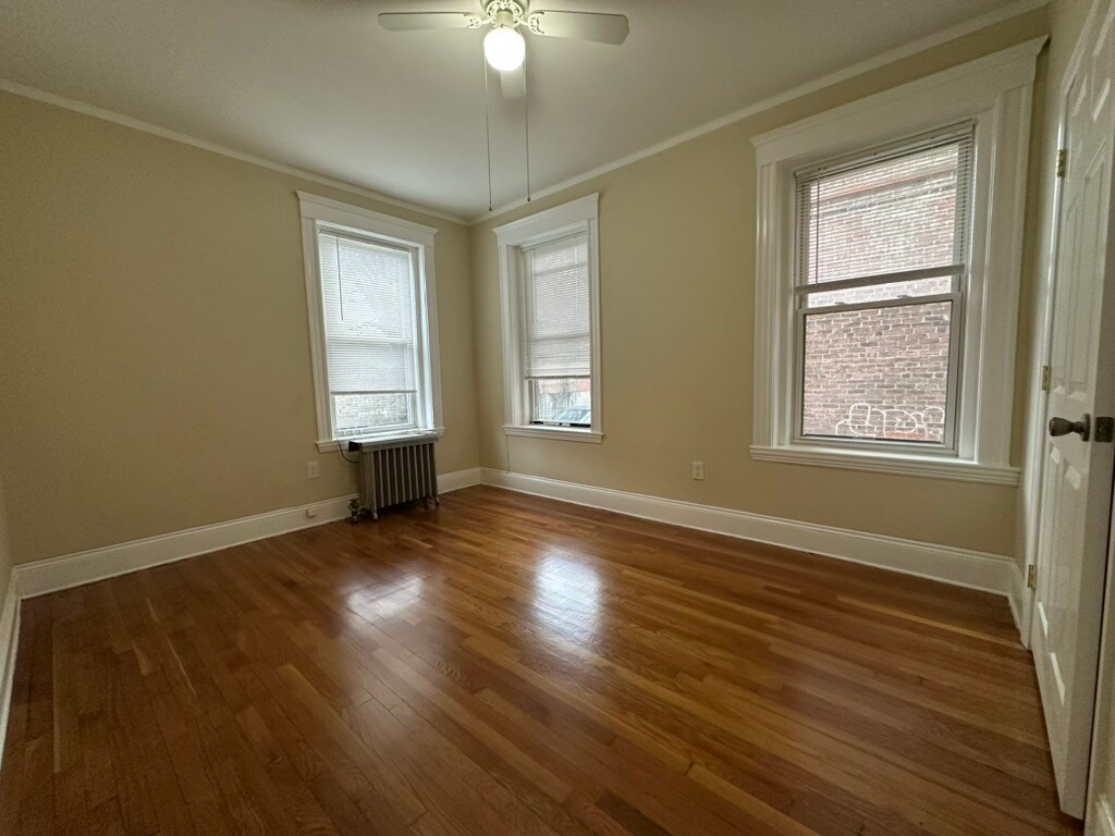 Building Photo - 184 Saint Paul St