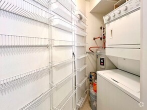 Building Photo - 1Bd/1Ba Seattle Condo