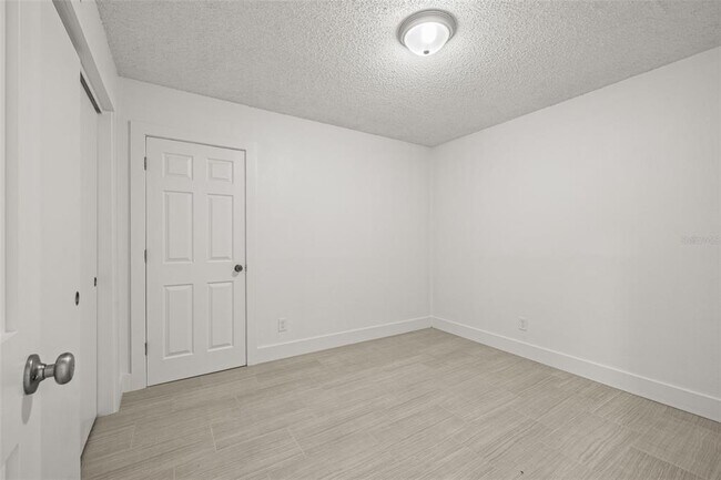 Building Photo - 3114 W Tampa Bay Blvd