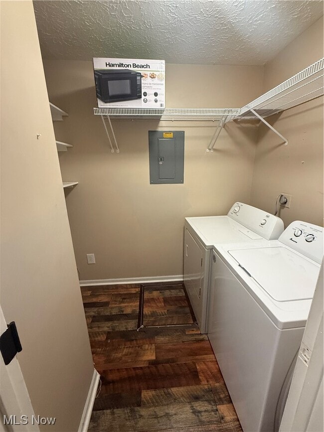 Building Photo - 3542 Chesapeake Dr