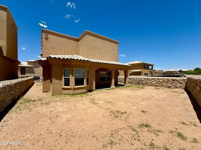 Building Photo - 3712 Coco Palm Dr