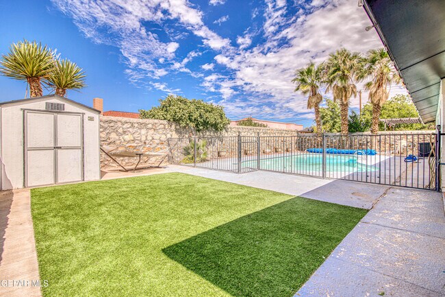 Building Photo - 853 El Parque Dr