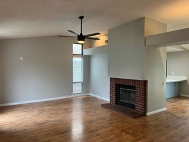 Building Photo - Well-Maintained 3BR/2BA Single-Family Home for Lease