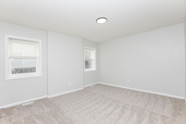 Building Photo - 422-424 W 30th Street