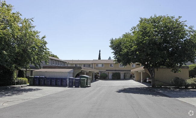 Building Photo - Santa Maria Townhomes
