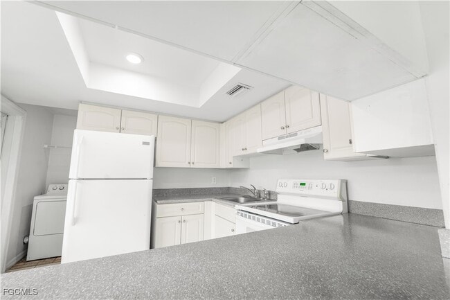 Building Photo - 2927 SE 15th Pl