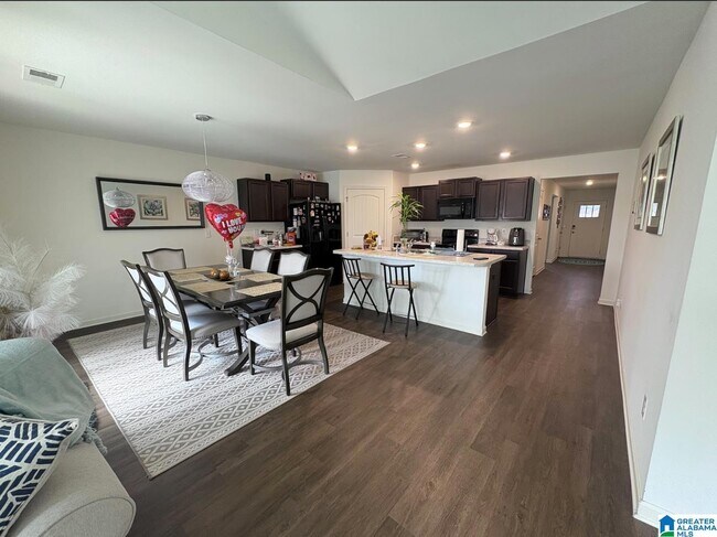 Building Photo - 788 Michelle Mnr