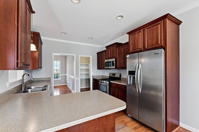 Building Photo - 147 Watersedge Ln